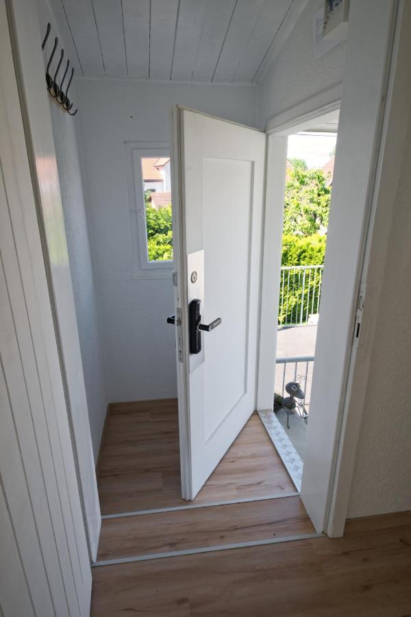 Appartement Getaway With Private Entrance, Right On The Constance Cycle Path, Barbecue Area, Free Wifi, Netflix And Free Bikes Salmsach